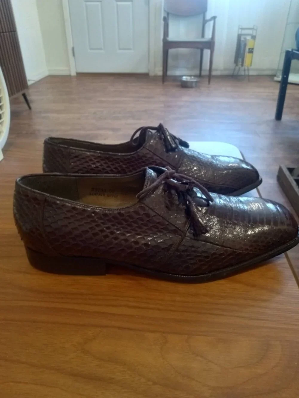 Stacey Adams Leather Real Snake Skin shoes with tassels on the shoe laces 9.5 M
